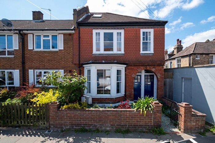 2 Bedroom Maisonette To Rent In Radbourne Road London, SW12