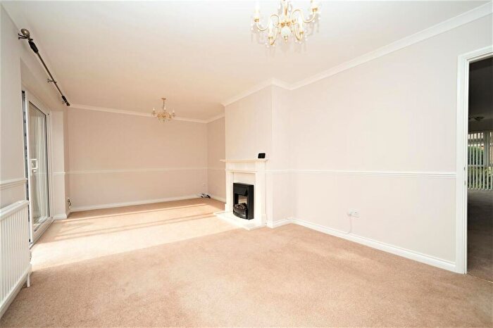 4 Bedroom House To Rent In Mardle Road, Linslade, LU7