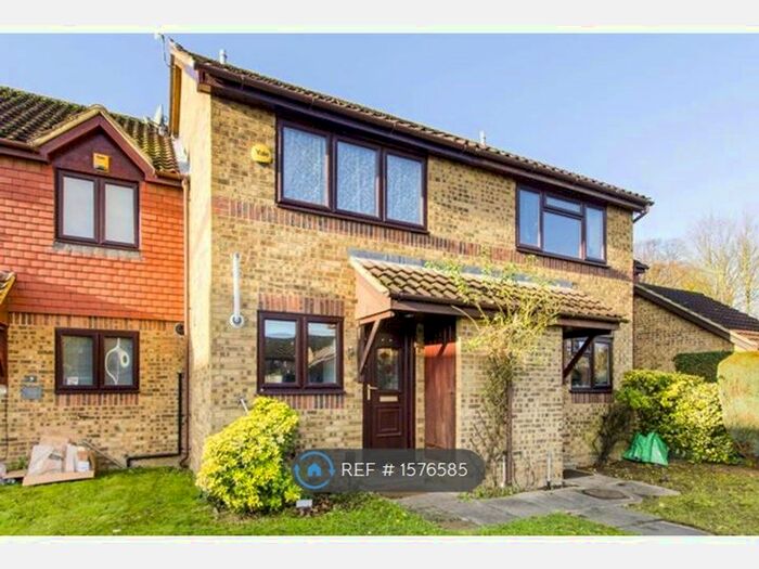 2 Bedroom Terraced House To Rent In Columbia Avenue, Ruislip, HA4