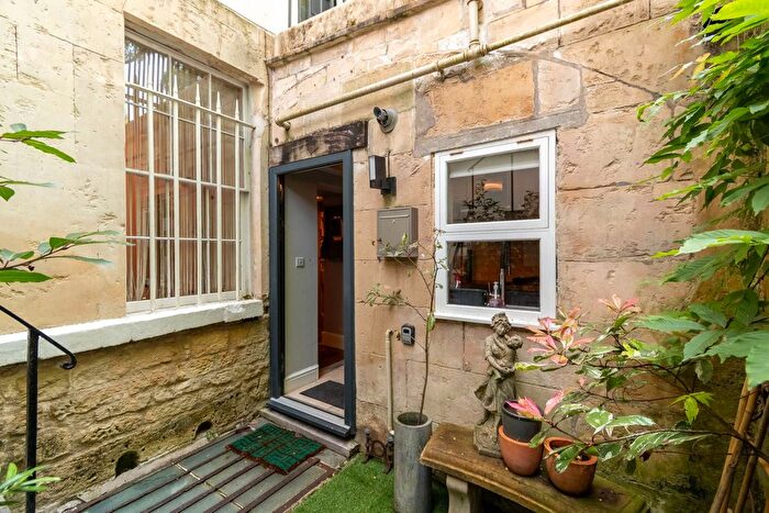 2 Bedroom Flat To Rent In Grosvenor Place, Bath, BA1