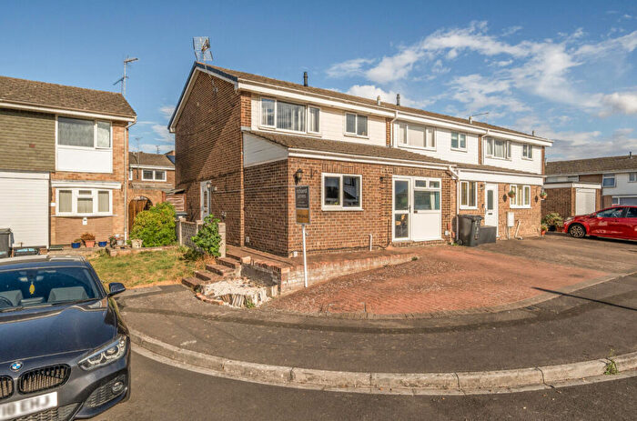 3 Bedroom End Of Terrace House For Sale In Sandgate, Stratton St Margaret, Swindon, SN3
