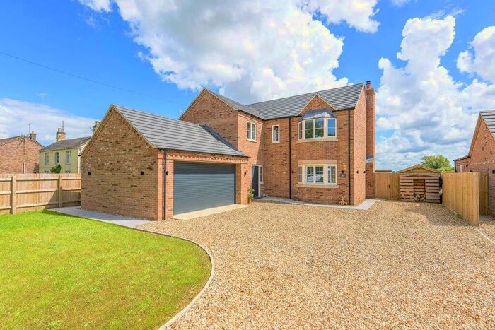 4 Bedroom Detached House For Sale In Cattle Dyke, Gorefield, Wisbech, PE13