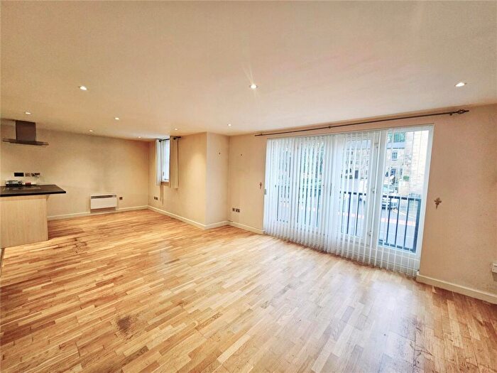 3 Bedroom Flat For Sale In Damside Street, Lancaster, Lancashire, LA1