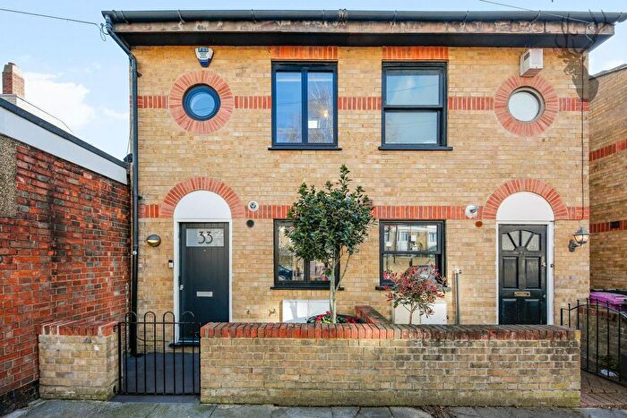 2 Bedroom Property For Sale In Ruston Street, Bow, E3