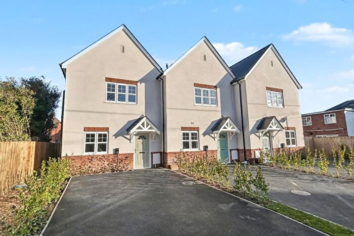 3 Bedroom End Of Terrace House For Sale In Poole, BH15