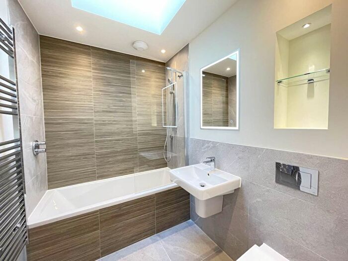 1 Bedroom Property To Rent In High Street, Sunninghill, SL5