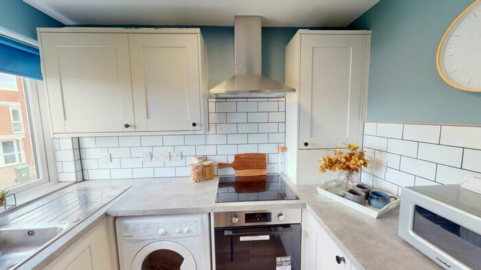 1 Bedroom Flat To Rent In Flat, Monterey Gardens, EX4