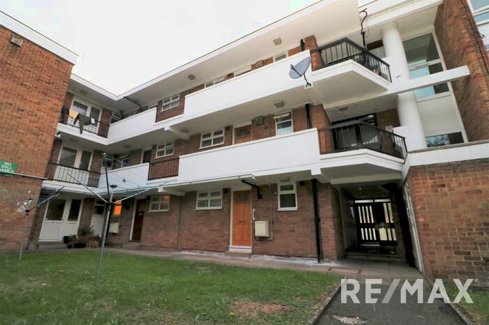 1 Bedroom Flat To Rent In Forest Road, Leytonstone, E11