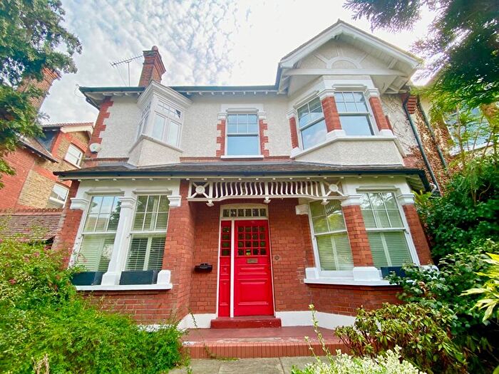 5 Bedroom Semi-Detached House For Sale In Kings Avenue, Bromley, BR1