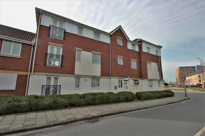 1 Bedroom Farmhouse To Rent In Hill View Drive, Thamesmead, London, SE28