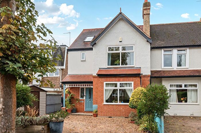 4 Bedroom Semi Detached House For Sale In Shaftesbury Avenue, New Barnet, Barnet, EN5