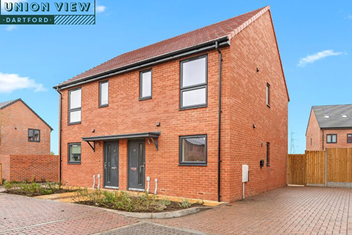 2 Bedroom Semi-Detached House To Rent In Davidson Road, Dartford, Kent, DA2