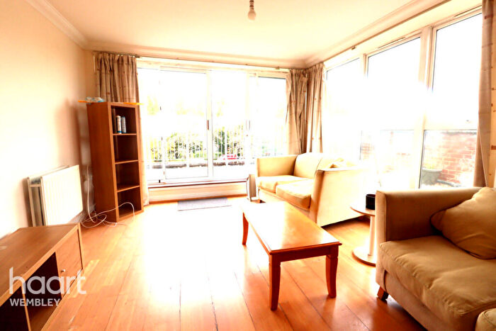 2 Bedroom Flat To Rent In The Avenue, Wembley, HA9