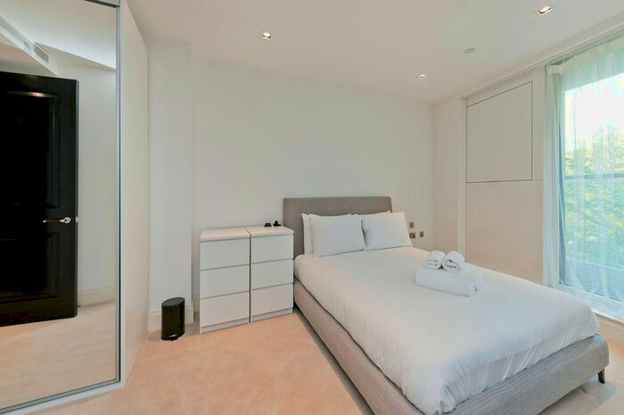 3 Bedroom Flat To Rent In Kensington High Street, Charles House, W14