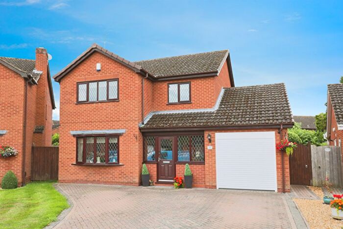 4 Bedroom Detached House For Sale In Bristol Way, Wellesbourne, Warwick, CV35