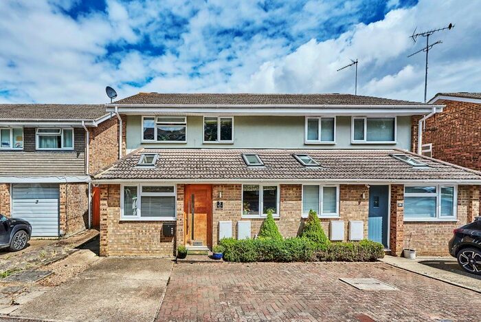 3 Bedroom Semi-Detached House To Rent In Barrons Row, Harpenden, Hertfordshire, AL5