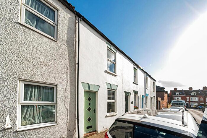 2 Bedroom Terraced House To Rent In South Street, Salisbury, SP2