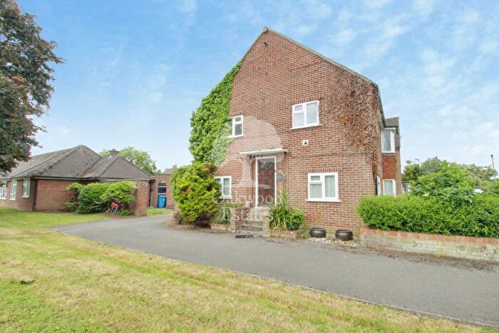 2 Bedroom Maisonette To Rent In Queens Close, Old Windsor, Windsor, SL4