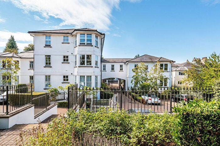 2 Bedroom Flat For Sale In Garden Road, Tunbridge Wells, Kent, TN1