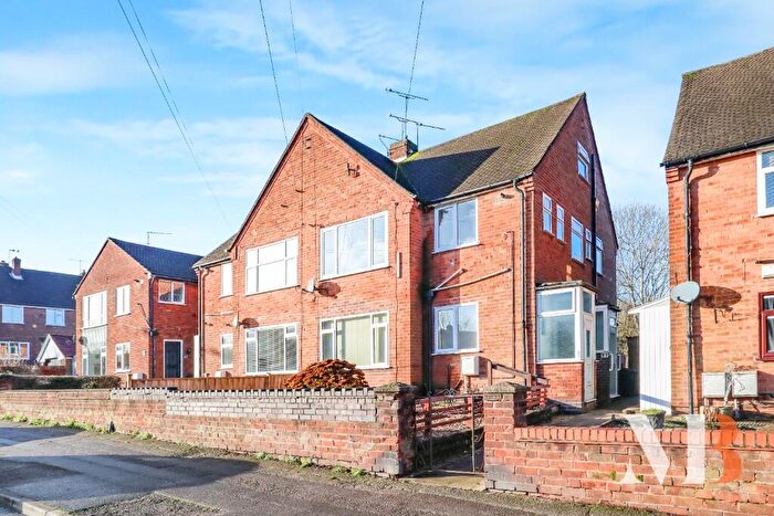 2 Bedroom Ground Maisonette For Sale In Four Pounds Avenue, Chapelfields, Coventry, West Midlands, CV5