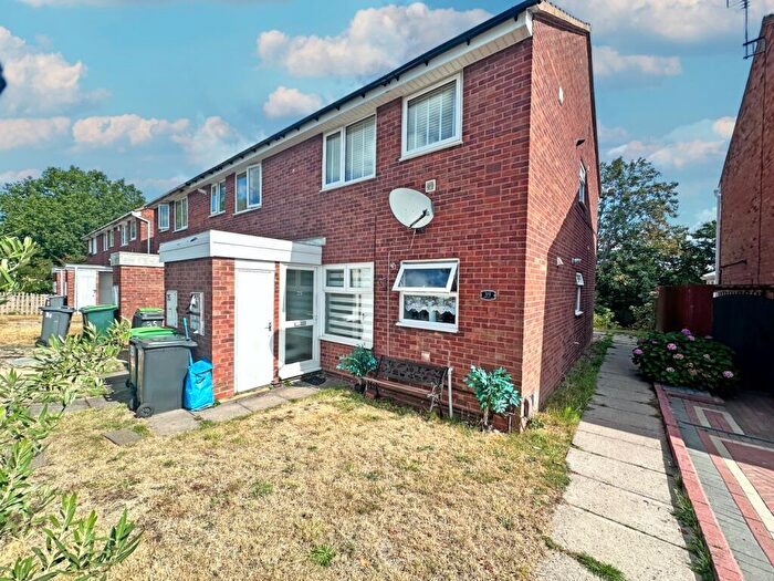 1 Bedroom Flat For Sale In Nightingale Drive, Tipton, DY4