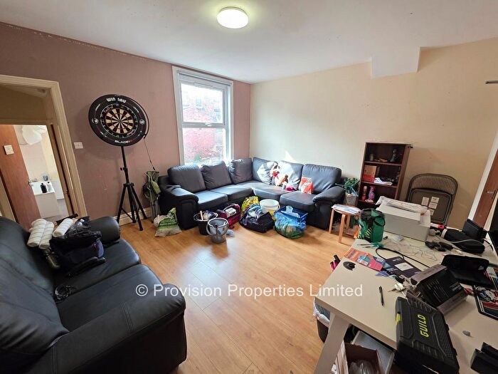 5 Bedroom Terraced House To Rent In Richmond Mount, Hyde Park, Leeds, LS6