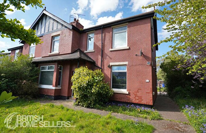 4 Bedroom Semi Detached House For Sale In Great North Road, Woodlands, Doncaster, South Yorkshire, DN6