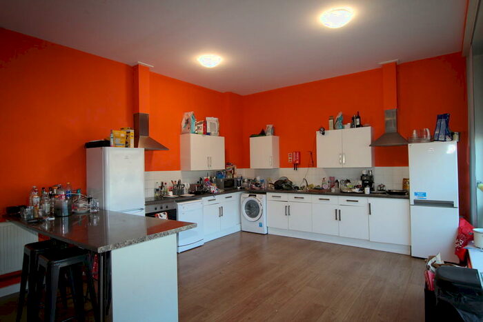 6 Bedroom Apartment To Rent In Mansfield Road, Nottingham, NG5