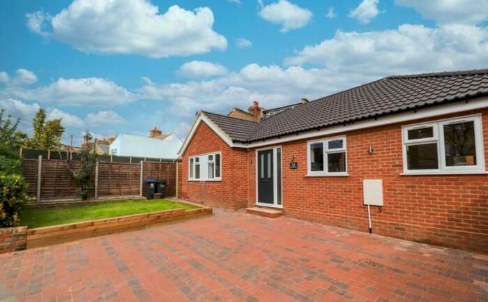 3 Bedroom Detached Bungalow To Rent In Grove Road West, Enfield, EN3