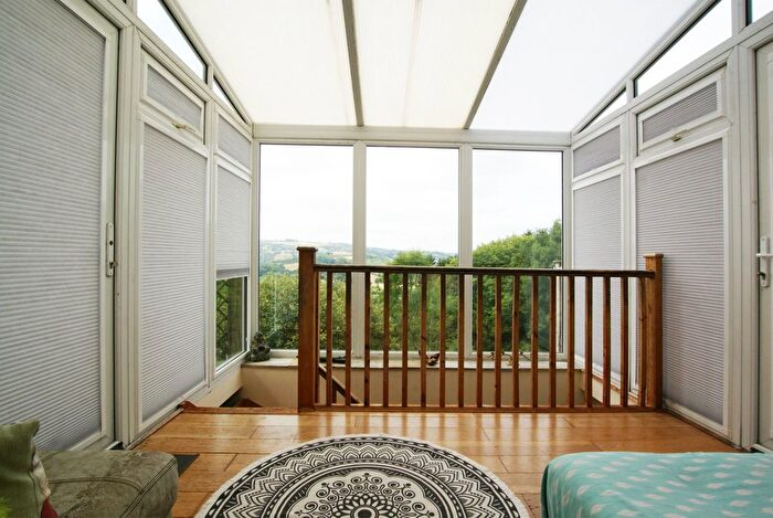 3 Bedroom Town House For Sale In Greenaway Lane, Hackney, Matlock., DE4