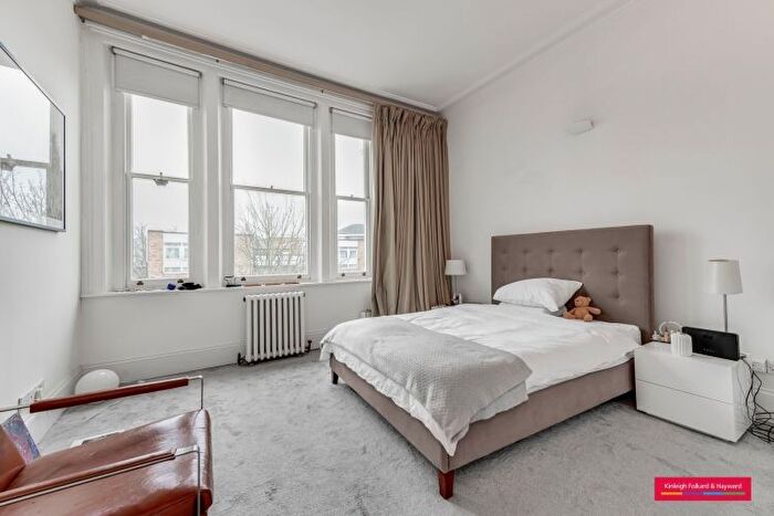 2 Bedroom Flat To Rent In Blenheim Crescent, London, W11