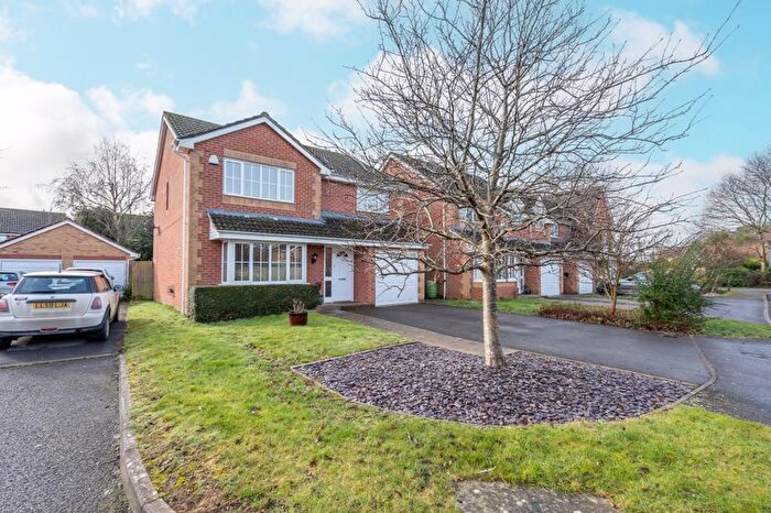 4 Bedroom Detached House For Sale In Aviary Close, Chichester, PO18