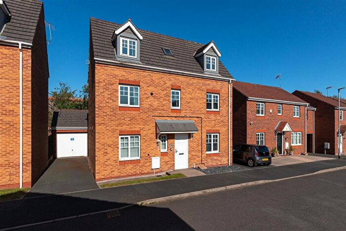 4 Bedroom Cottage For Sale In Waterlily Close, Etruria, Stoke-On-Trent, ST1