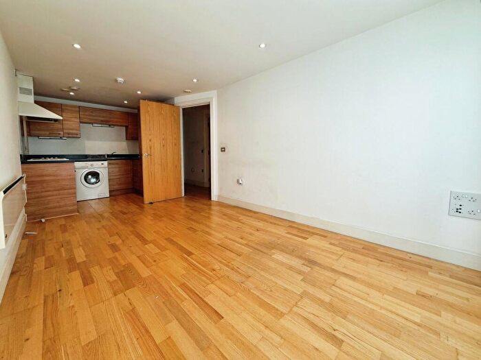 1 Bedroom Flat To Rent In La Salle, Chadwick Street, Hunslet, Leeds, LS10