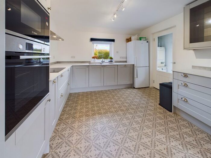 1 Bedroom Bungalow For Sale In St. Martin, Helston, TR12