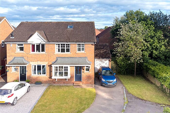 4 Bedroom Semi-Detached House For Sale In Littlethorpe Close, Strensall, York, North Yorkshire, YO32