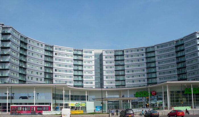 2 Bedroom Flat To Rent In Blenheim Centre, Hounslow, TW3