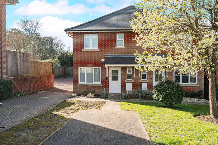 3 Bedroom Semi-Detached House To Rent In Wey Gardens, Haslemere, GU27