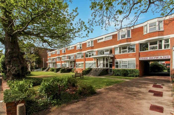 2 Bedroom Maisonette To Rent In The Rowans, Grand Avenue, Worthing, BN11