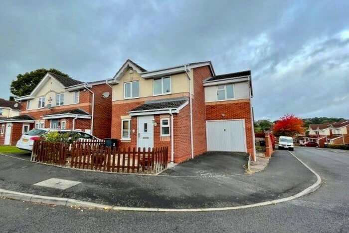 4 Bedroom Detached House To Rent In Northfield, Birmingham, B31