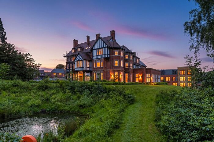 2 Bedroom Flat For Sale In New House Farm Drive, Northfield, B31