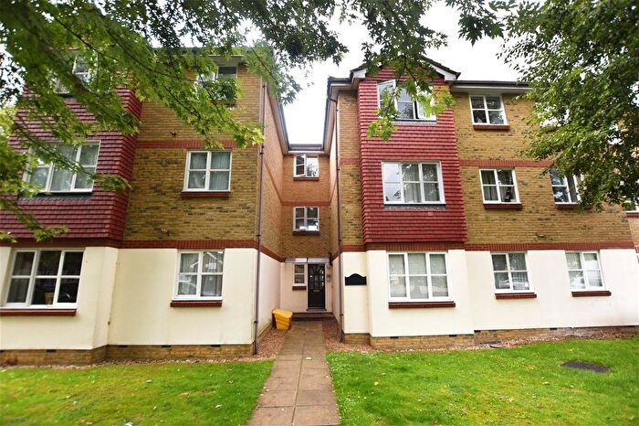 2 Bedroom Flat To Rent In Anthony Court, Isleworth, TW7