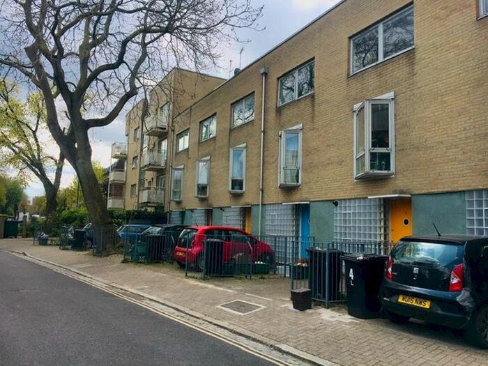 5 Bedroom Town House To Rent In Lowther Road, Islington, Holloway, North London, N7