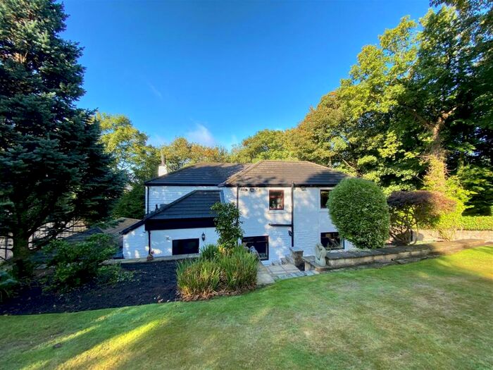 4 Bedroom Detached House For Sale In Light Alders Lane, Disley, SK12