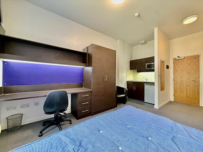 Studio To Rent In The Square - North Road East, PL4