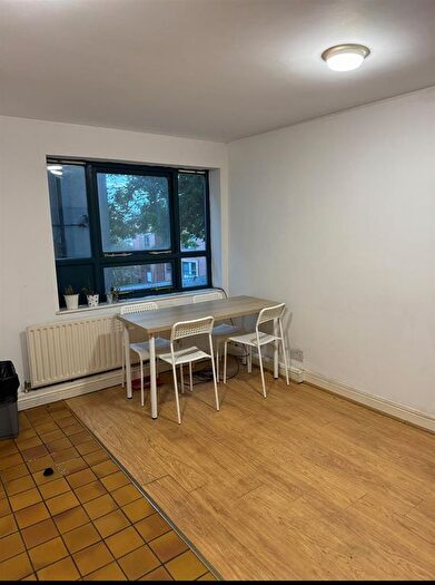 3 Bedroom Flat To Rent In Clarendon Road, Leeds, LS2