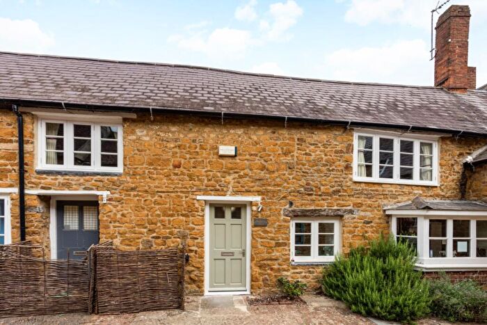 1 Bedroom Flat To Rent In The Tchure Deddington, OX15