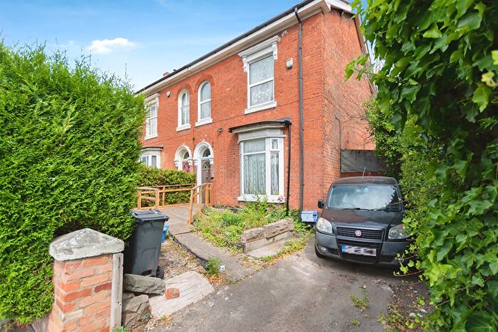 4 Bedroom Semi-Detached House For Sale In Westley Road, Birmingham, B27