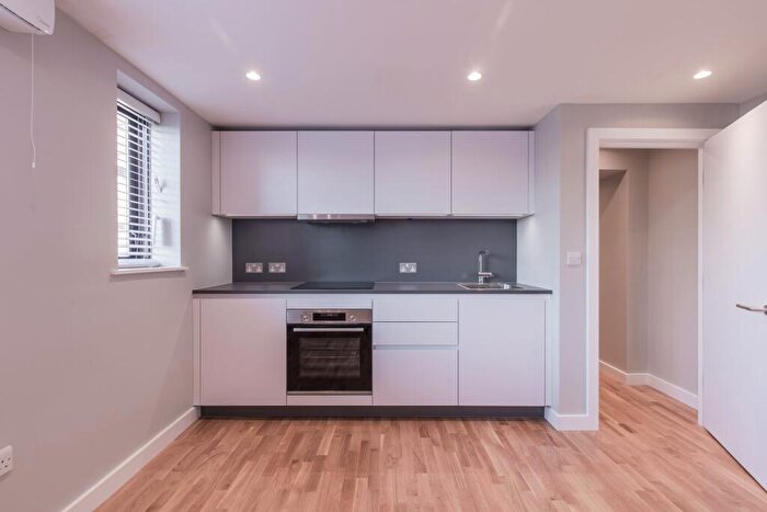1 Bedroom Flat To Rent In Flat Gerard Court, NW2