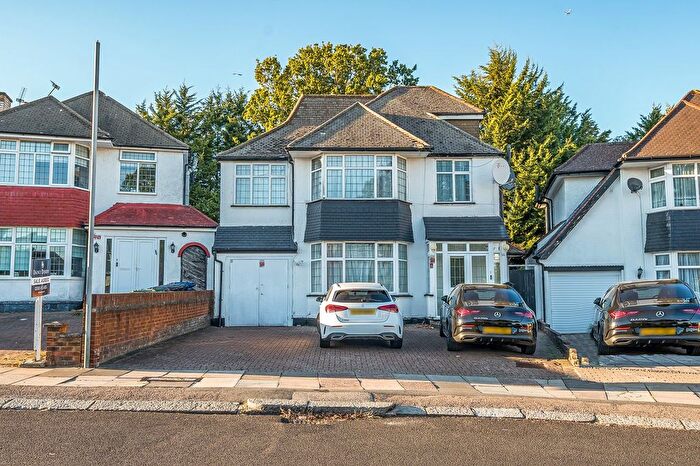 5 Bedroom Detached House For Sale In Kings Drive, Edgware, Greater London., HA8